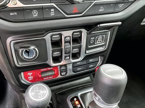 Used 2026 Jeep Gladiator Rubicon AWD/4WD image 16