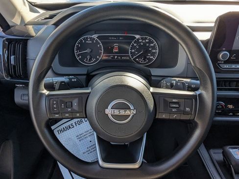 Used 2024 Nissan Pathfinder S image 17