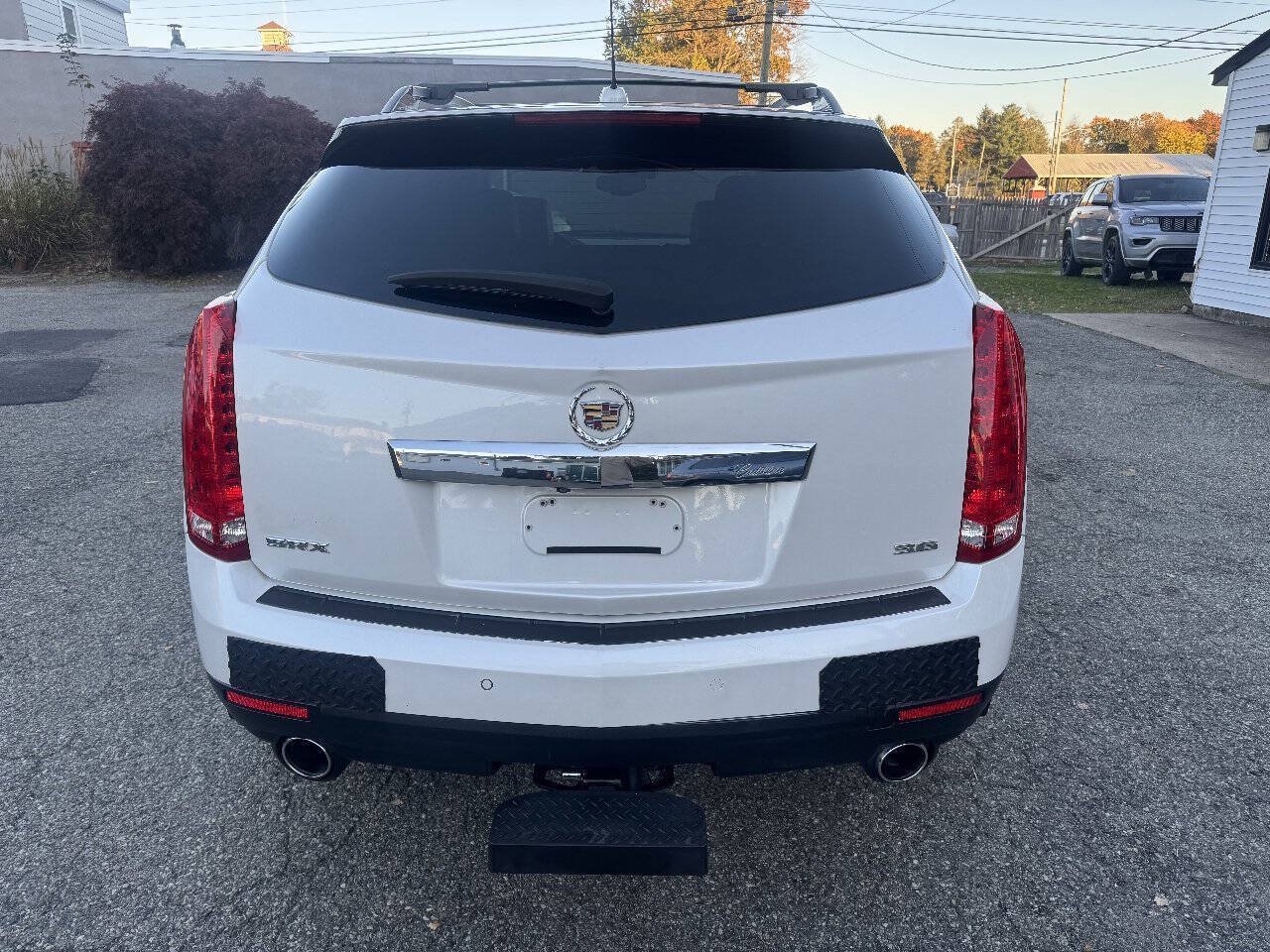 Used 2015 Cadillac SRX Luxury w/ Driver Awareness Package FWD image 8