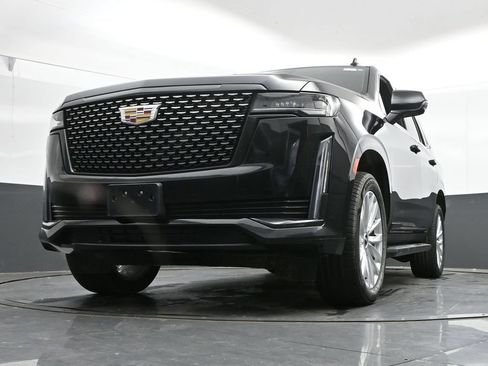 Used 2024 Cadillac Escalade Luxury AWD/4WD image 44