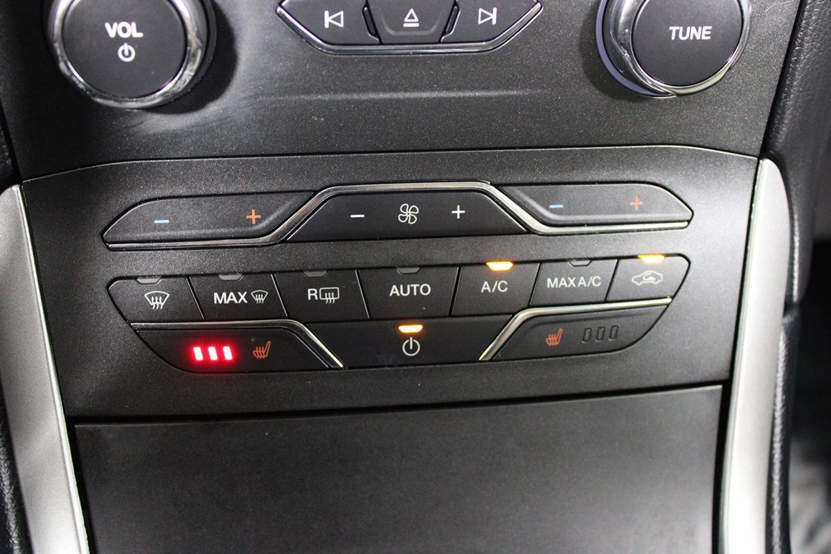Used 2016 Ford Edge SEL w/ Equipment Group 201A FWD image 20