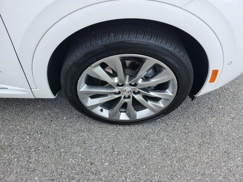 Used 2022 Buick Envision Avenir w/ Technology Package II AWD/4WD image 6