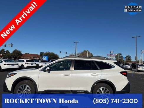 Used 2020 Subaru Outback Premium image 2