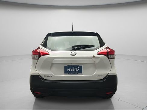 Used 2018 Nissan Kicks SV w/ Exterior Electronics Package FWD image 5