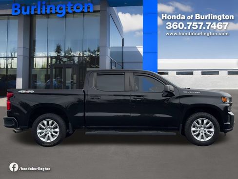 Used 2020 Chevrolet Silverado 1500 Custom w/ Custom Value Package AWD/4WD image 7
