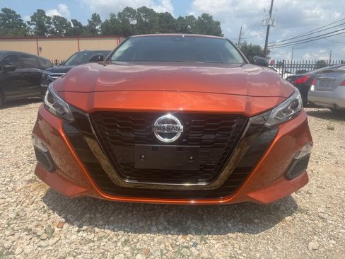 Used 2022 Nissan Altima 2.5 SR image 2