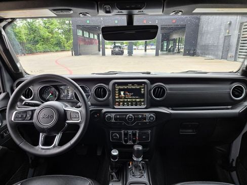 Used 2023 Jeep Wrangler Sahara image 14