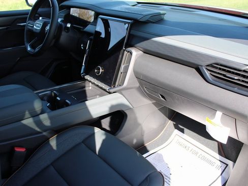 New 2025 GMC Acadia AT4 w/ Super Cruise Package image 19