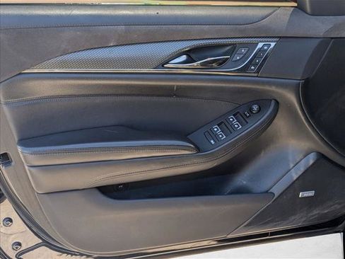 Used 2018 Cadillac CTS V w/ Luxury Package RWD image 11