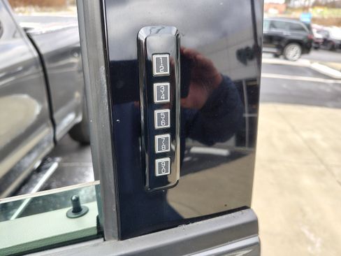 Used 2018 Ford F150 XLT w/ Equipment Group 302A Luxury image 16