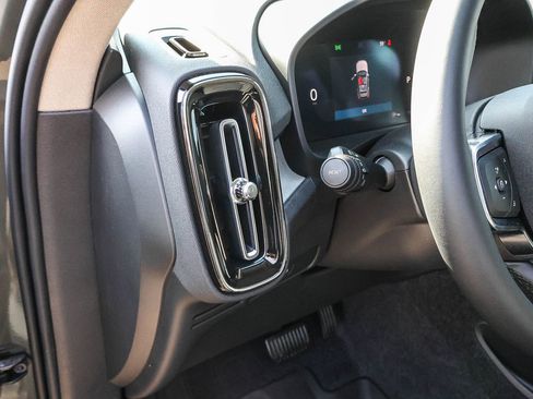 New 2026 Volvo XC40 B4 Plus w/ Climate Package image 30