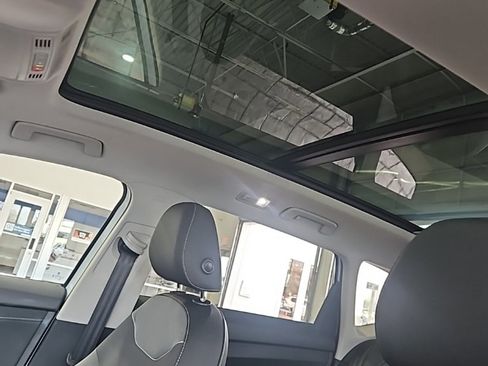 Used 2025 Volkswagen Taos SE image 28