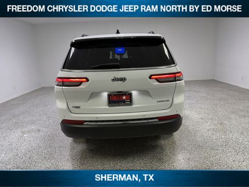 Used 2024 Jeep Grand Cherokee L Limited RWD image 5