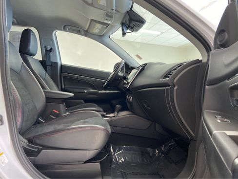 Used 2024 Mitsubishi Outlander Sport SE image 15