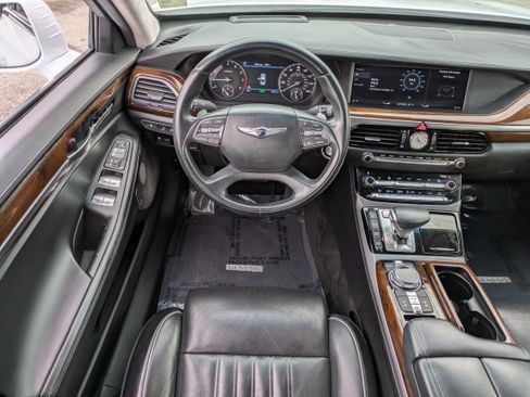 Used 2017 Genesis G90 3.3T Premium image 17