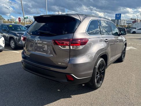 Used 2019 Toyota Highlander SE image 10