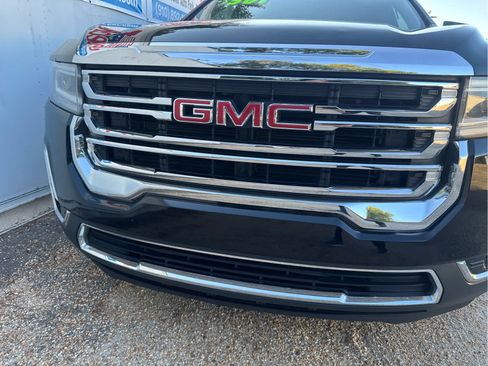Used 2023 GMC Acadia SLT FWD image 11