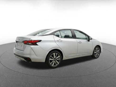 Used 2025 Nissan Versa SV FWD image 7