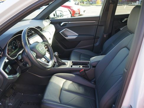 Used 2022 Audi Q3 2.0T Premium w/ Convenience Package image 18