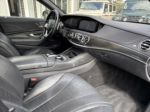 Used 2019 Mercedes-Benz S 560 Sedan image 39