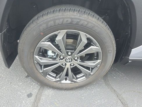 Used 2025 Toyota RAV4 Limited image 25