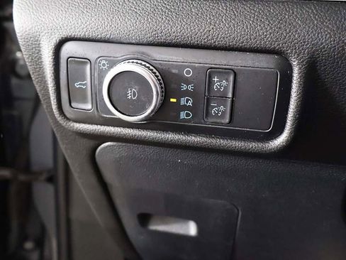 Used 2022 Ford Explorer XLT w/ Equipment Group 202A image 39