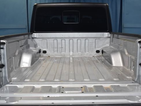 Used 2023 Jeep Gladiator Sport image 27