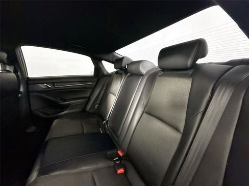Used 2018 Honda Accord Sport image 28