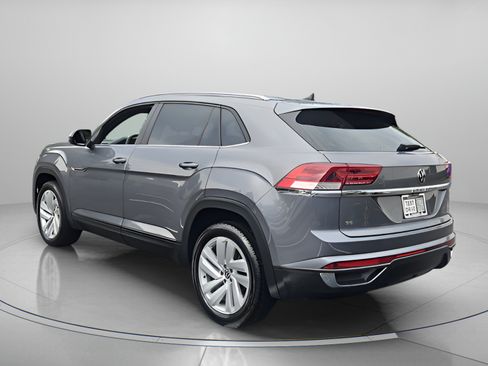 Used 2021 Volkswagen Atlas Cross Sport SE FWD image 3