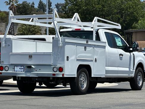 New 2026 Ford F250 XL w/ XL Chrome Package RWD image 3
