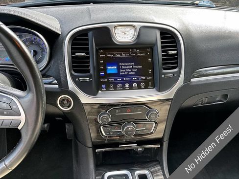 Used 2015 Chrysler 300 Limited RWD image 6