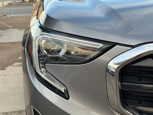 Used 2020 GMC Terrain SLE w/ Driver Convenience Package image 5