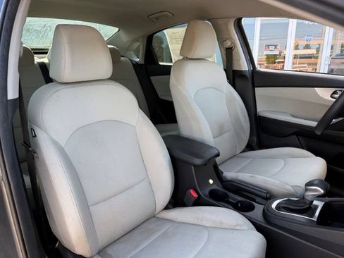 Used 2022 Kia Forte LXS FWD image 21