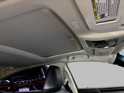 Used 2025 Lexus ES 300h w/ Premium Package FWD image 14