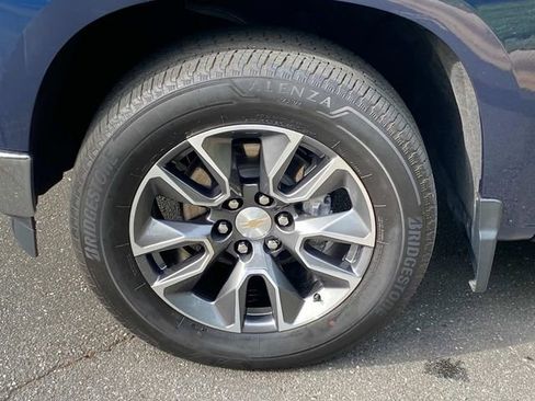 Used 2023 Chevrolet Silverado 1500 LT AWD/4WD image 6