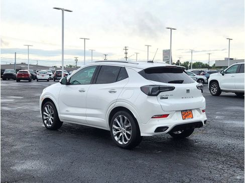 Used 2025 Buick Encore GX Avenir w/ Avenir Technology Package AWD/4WD image 9