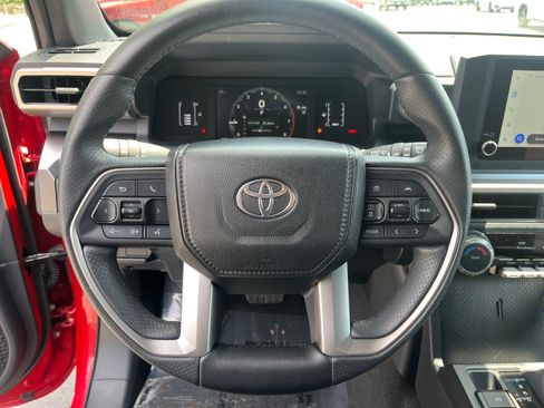 Used 2026 Toyota 4Runner SR5 AWD/4WD image 12