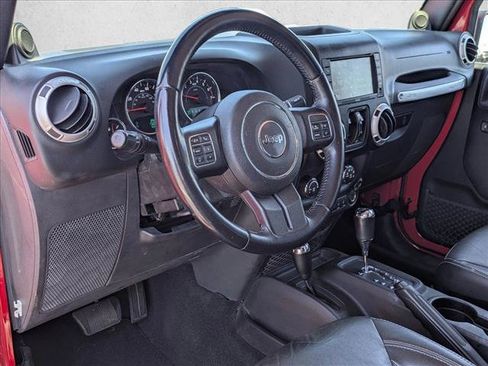 Used 2014 Jeep Wrangler Unlimited Sahara w/ Connectivity Group AWD/4WD image 10