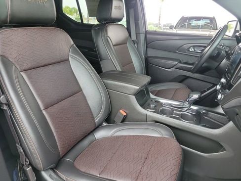 Certified 2023 Chevrolet Traverse High Country FWD image 23