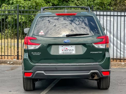 Used 2022 Subaru Forester AWD/4WD image 5