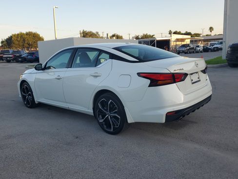 Certified 2025 Nissan Altima 2.5 SR image 7