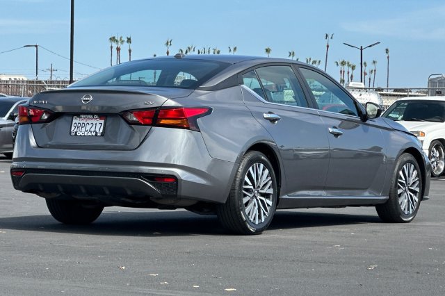 Used 2024 Nissan Altima 2.5 SV FWD image 4