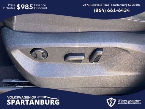 Used 2024 Volkswagen Atlas SE image 17