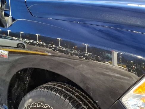 Used 2017 RAM 1500 Classic SLT image 12