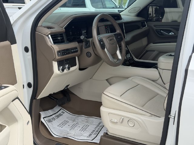 Used 2022 GMC Yukon Denali RWD image 12