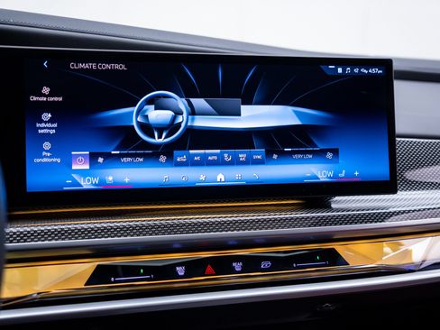 Certified 2023 BMW i7 xDrive60 AWD/4WD image 27