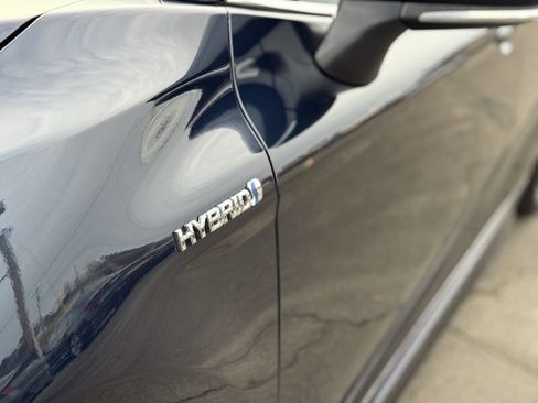 Used 2021 Toyota Camry SE image 11