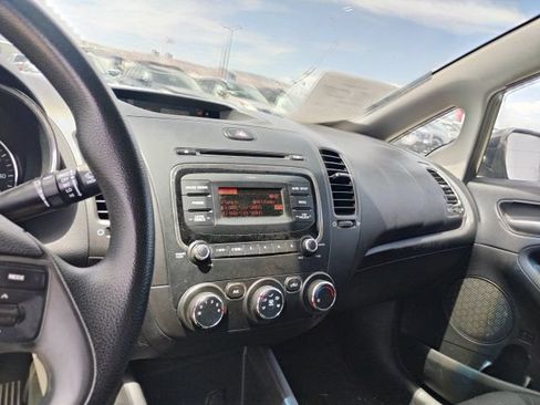 Used 2017 Kia Forte LX FWD image 8