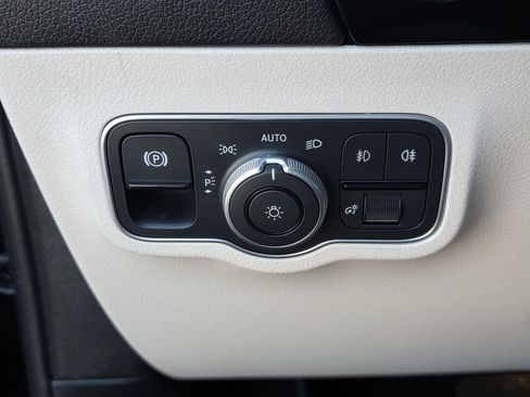 Used 2025 Mercedes-Benz GLA 250 4MATIC image 29