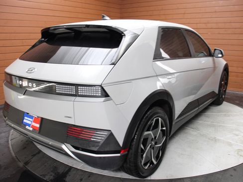 Used 2024 Hyundai Ioniq 5 SEL image 5